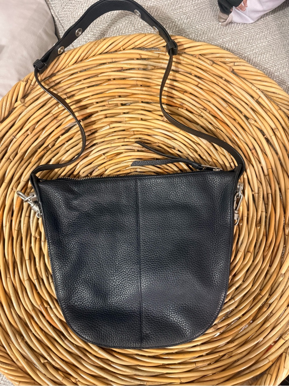 ALL SAINTS-Black Leather Chain-Accent Shoulder bag -BLACK w/Silver Hardware - Picture 3 of 8